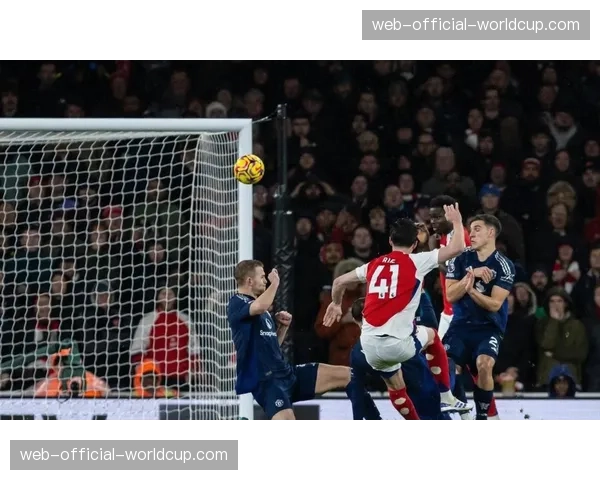 英超裁判委员会召开会议,将重点审查禁区内定位球攻防中的犯规尺度 英超裁判委员会召开会议,将重点审查禁区内定位球攻防中的犯规尺度