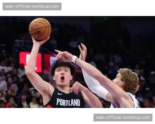 花絮报道:全明星周末新设“战术执行挑战赛”,考验球员在模拟情境下的发球配合 花絮报道:全明星周末新设“战术执行挑战赛”,考验球员在模拟情境下的发球配合